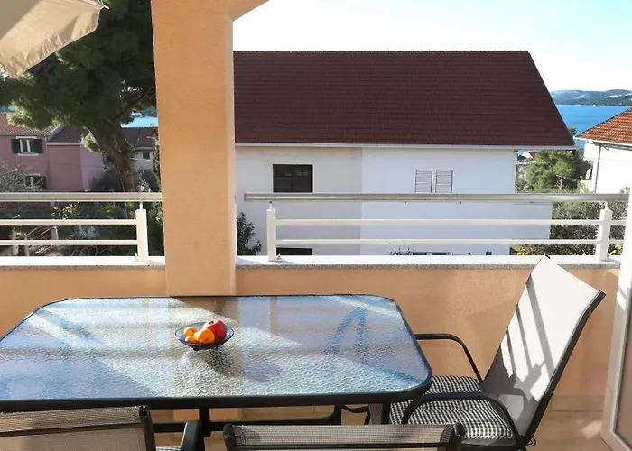 Apartman In Okrug Gornji With Sea View, Terrace, Air Conditioning, Wifi 5059-2 Trogir