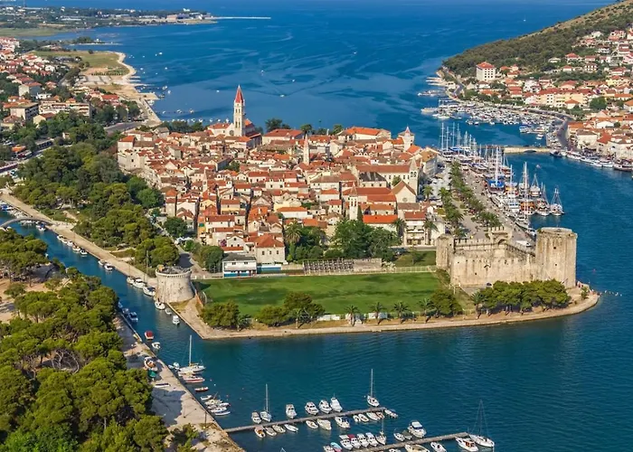 In Okrug Gornji With Sea View, Terrace, Air Conditioning, Wifi 5059-2 * Trogir