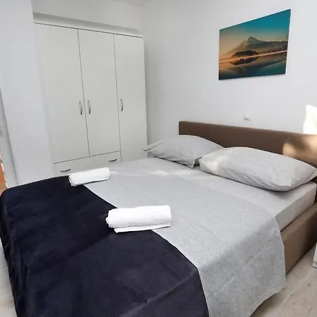 In Okrug Gornji With Sea View, Terrace, Air Conditioning, Wifi 5059-2 アパート *