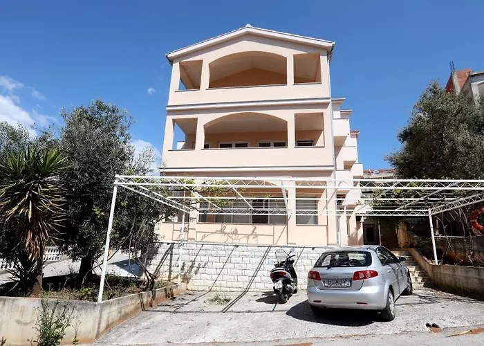 In Okrug Gornji With Sea View, Terrace, Air Conditioning, Wifi 5059-2 Appartement Trogir